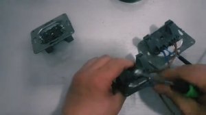 КАК подключить ТРИ розетки от Одного провода