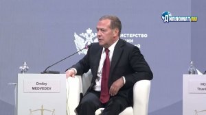 Медведев предупредил: техгиганты уже влияют на мир сильнее многих государств