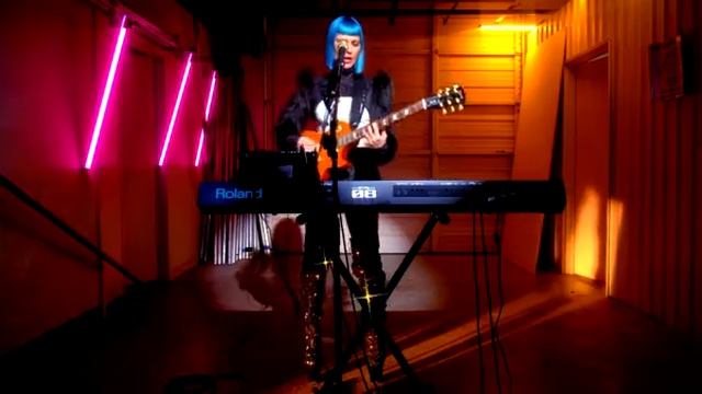 Le Destroy - Freak (Live Performance) смотреть онлайн
