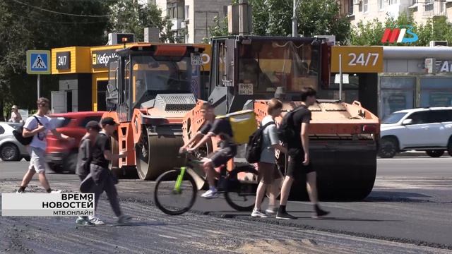 В Центральном районе Волгограда проводят ремонт дорожного полотна