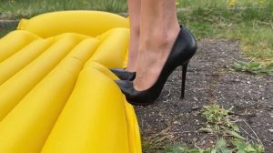 Inflatable mattresses high heels stomp and crush, high heels crush inflatable, shoes crush (# 1423)