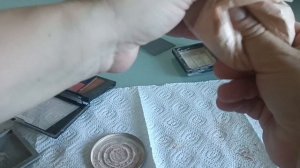 Новая косметика из старой: пудра, утилизация теней для век