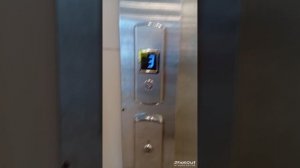 Лифт МЛМ 2022 года в торговом центре кубус