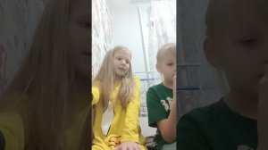 ЛЮБА ПОКАЗЫВАЕТ МОЙ ТЕЛЕФОН😱