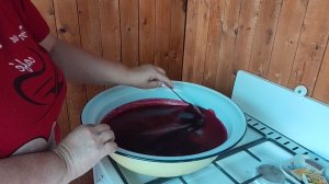 Варенье-эксперимент: жимолость  и ревень- неожиданный, но чудесный дуэт.