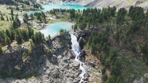 Алтай. Водопад и озеро Куйгук.