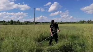 Видео привет от мамы 4 июля косим траву в поле для бабушкиного быка!