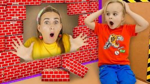 Побег из ГИГАНТСКОГО ЛАБИРИНТА из коробок! 📦🏃♂️ (Я застрял?!)