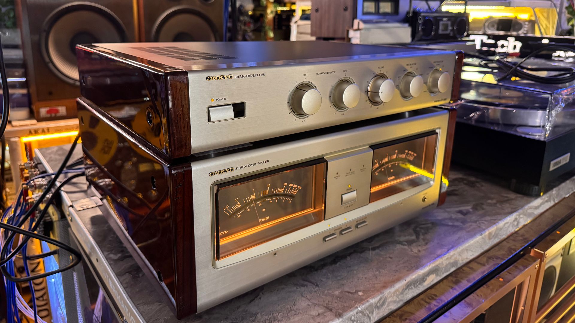 Onkyo integra M-588 + P-388 Made in Japan смотреть онлайн