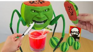 АСМР ЕМ АРБУЗ В РЕАЛЬНОЙ ЖИЗНИ МУКБАНГ В СТИЛЕ КЛУНАТИК 🍉😋