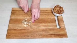 Вкуснейший салат с черносливом куриным филе и орехами для праздничного стола. Обзор приготовления и