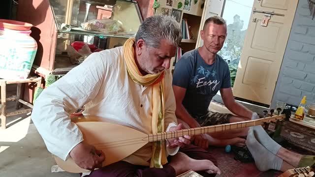 Путешествие по Индии. Живая музыка из Ришикеша в 50 метрах от Ганги
