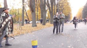 Еще! Танцы под флейту индейца!