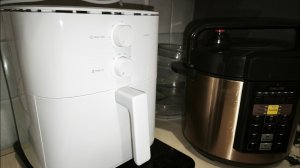 Обзор розпаковка Аєрогриль Мультипіч Xiaomi Air Fryer Essential 6L. Рецепт картопля з куркою.