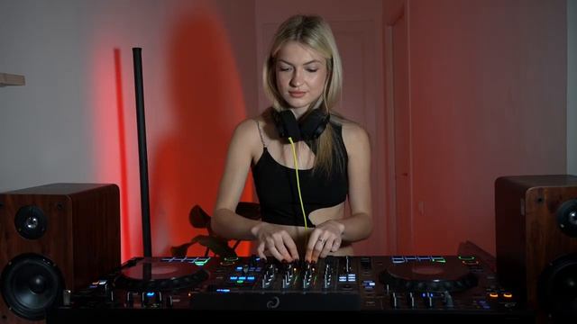 SASHA KOHANA  Melodic House & Techno  Live homeMix  Barcelona