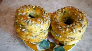 Бублики творожные с зеленью и семечками