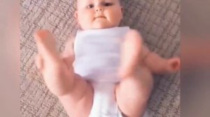 Самые смешные видео с младенцами __ Младенцы, которым больно (самое вирусное видео)