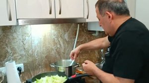 Рецепт ленивых голубцов на сковороде.