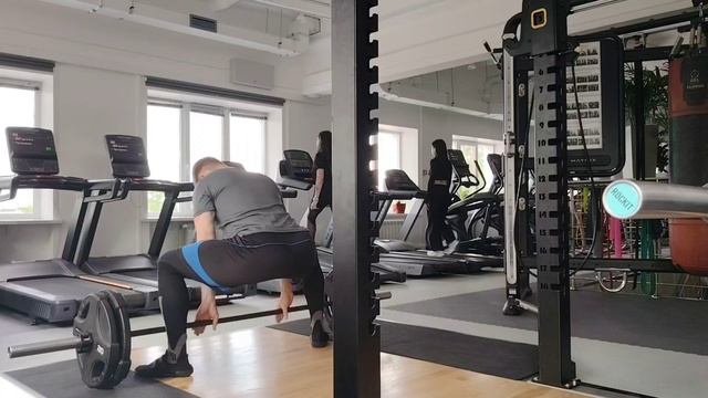 Становая тяга, шестой подход, заключительный 110 кг.