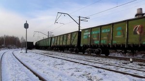 «Вышел из-за угла» ВЛ10-1088 с грузовым поездом