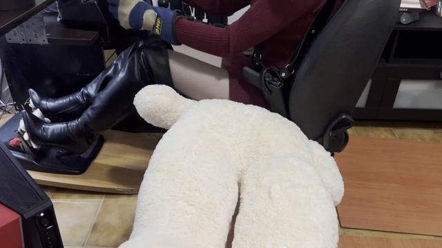Heels Pedal Pumping EP. 7 Cosplay Ada Wong Resident Evil 4 Remake (With Mini Teddy Face Sitting) смотреть онлайн