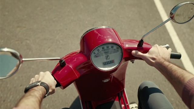 Принцесса и мотоцикл