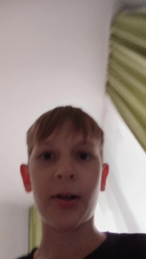 играю на барабанах