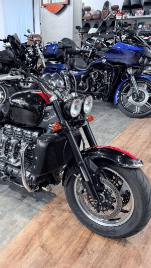 + 2017 Triumph Rocket III Roadster ABS (VIN SMTT***1102)