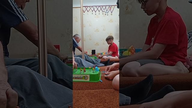 Футбол с дедушкой