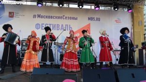 Слушать песню “Вот пуля просвистела, в грудь попала мне - батька атаман”, казачий хор “Матрёна-АРТ”.