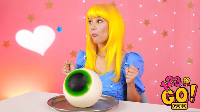 ЧЕЛЛЕНДЖ С КРОШЕЧНОЙ ЕДОЙ 🤏🍳 Милота! 💖✨ смотреть онлайн