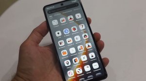 Tecno Pova 7 Neo - оригинальный дизайн и много батареи