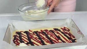 Пирог «Творожные облака» с джемом и хрустящей крошкой
