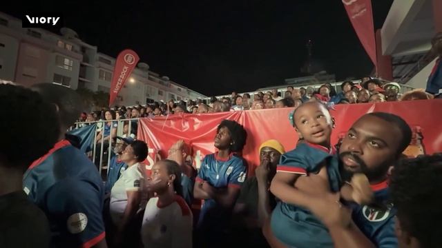 Жители Кабо-Верде празднуют историческую победу на ЧМ FIFA, несмотря на поражение от Аргентина