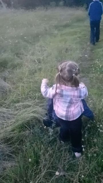 несу свою сестру на плечах