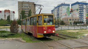 Трамвай КТМ-5М3 (71-605) №171 в Волжском, май 2026 года