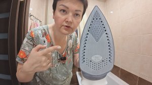 НОЧЬЮ Пытаюсь РЕАНИМИРОВАТЬ старый утюг! ИЗДЕВАЮСЬ над ним чем могу) Либо ДОЛАМАЮ, либо почищу) Влог