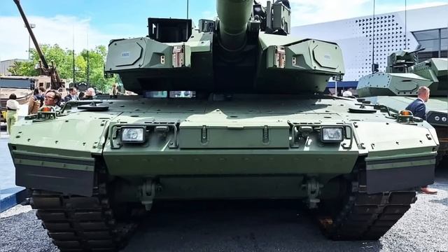 Обзор танка LEOPARD 2A8 июнь 2026 смотреть онлайн