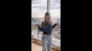 Юная девушка