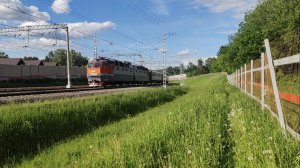 С первым днём лета☀️🎉! Электровоз ЧС7-277 с пассажирским поездом  Москва - Симферополь.
