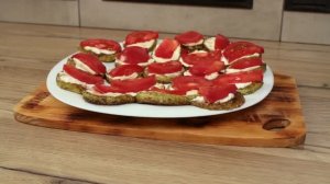 Жареный кабачок под чесночным соусом