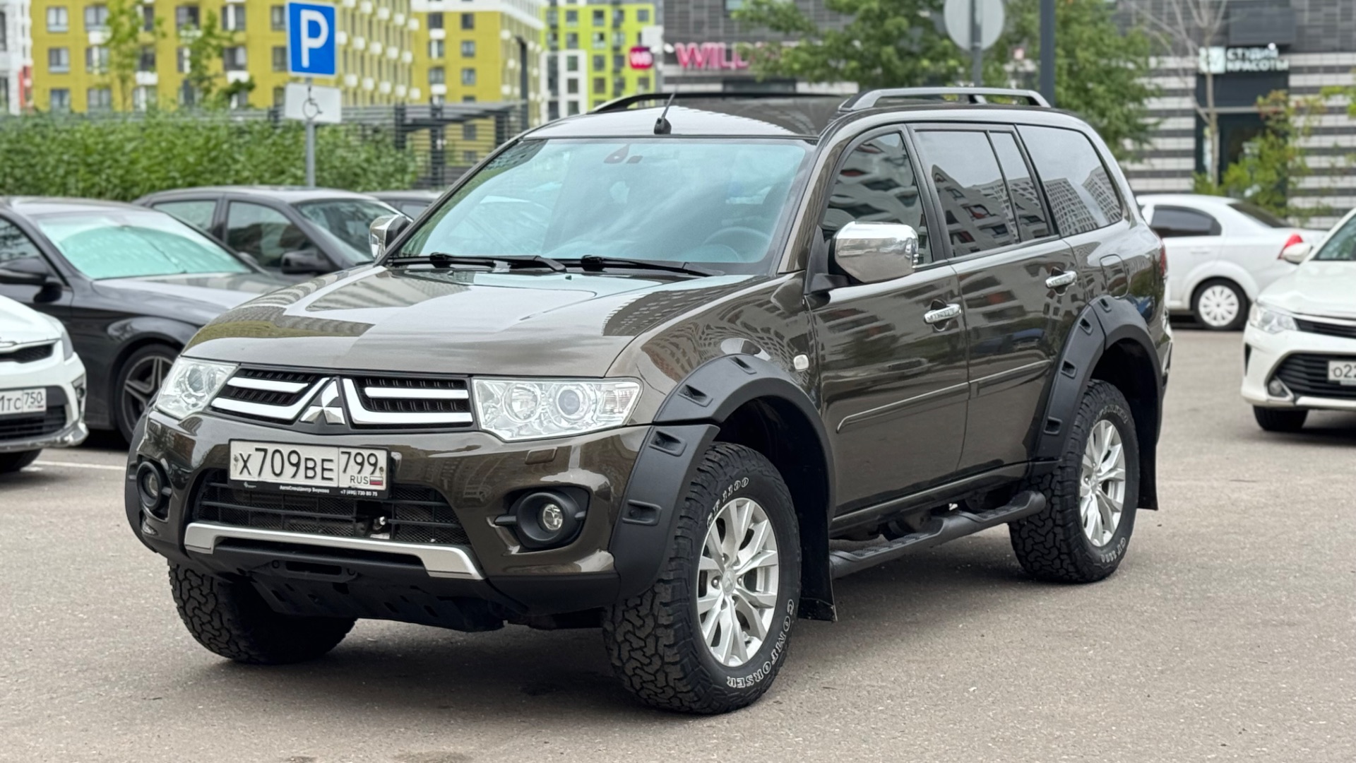 Mitsubishi Pajero Sport смотреть онлайн