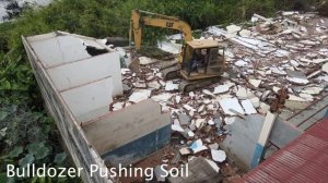 Satisfying Excavator Demolition： Destroying Old Wall Into Crystal Clear Water!