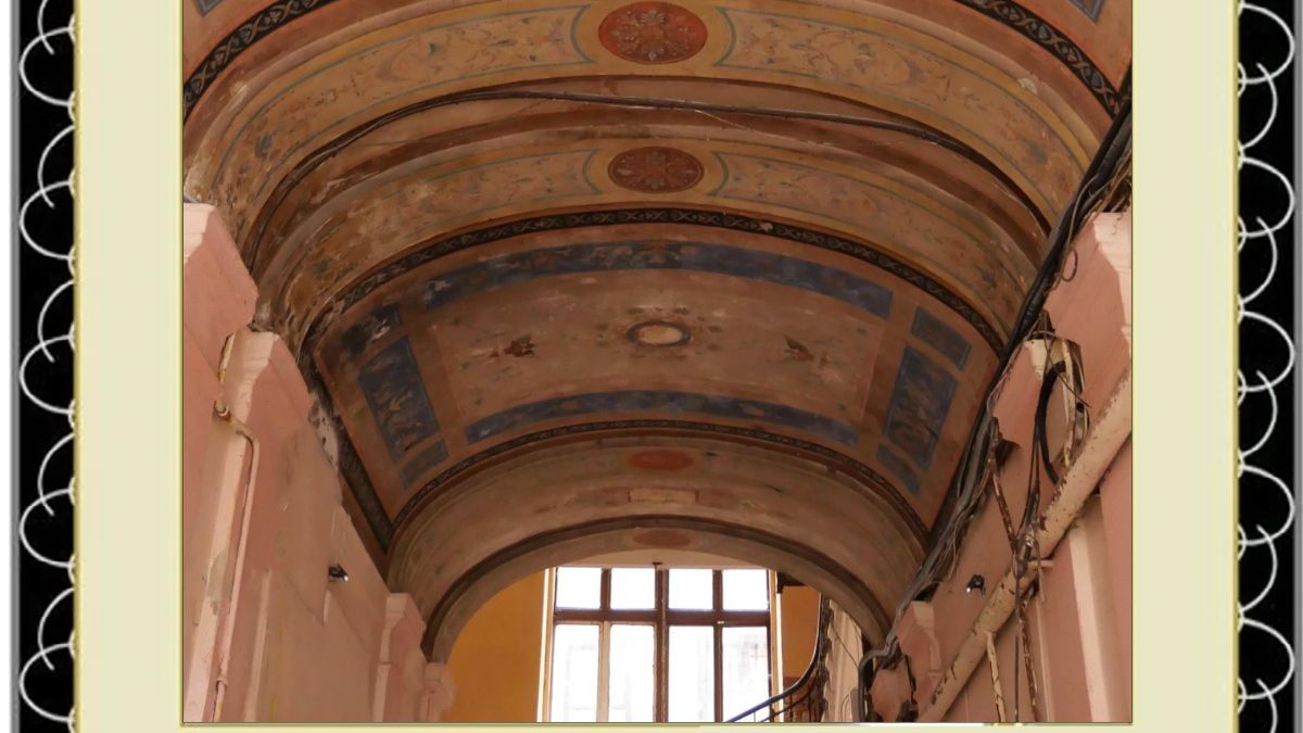 Прогулянка під'їздами Чернівців смотреть онлайн