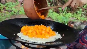 Вкусное блюдо из сочных креветок.