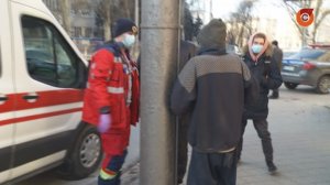 В Мариуполе на улице замерз мужчина