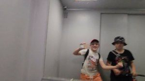Танец в лифте ахахха!