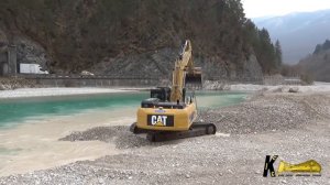 CATERPILLAR 336D EXCAVATOR DIGGING and Loading Gravel #excavator #caterpillar
