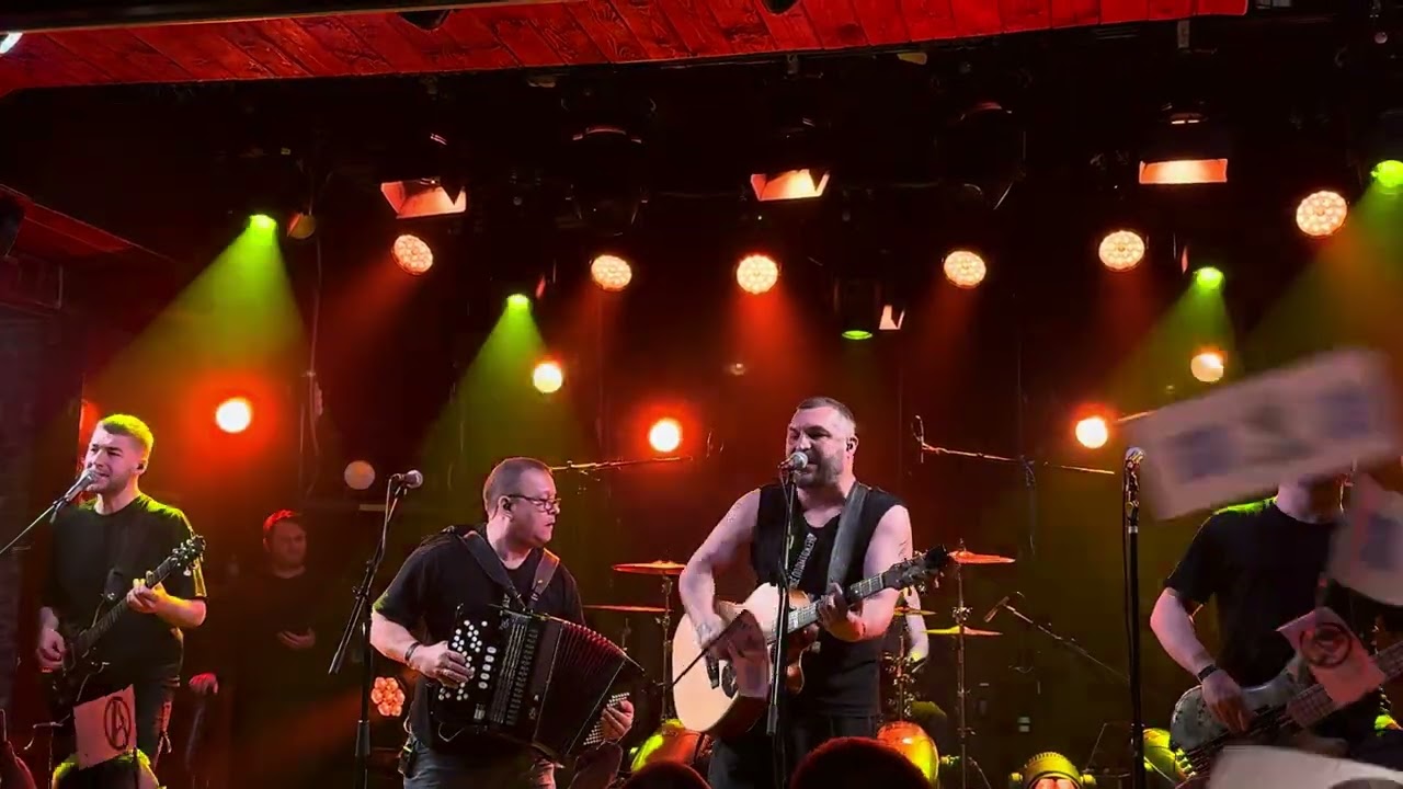Анимация / Костя Кулясов - Родина (live Sherwood 15.03.2025) смотреть онлайн