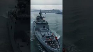 Мы в кильватерном , гордом строю ...
